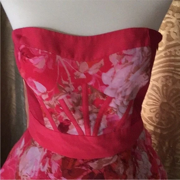 Karen Millen Dress size 6 - Picture 5 of 9